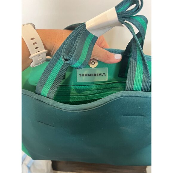 Summersalt Neoprene Beach Tote Blue & Green Striped Straps Lightweight NWT - Picture 6 of 10